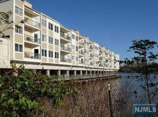 336 The Promenade #336, Edgewater, NJ 07020