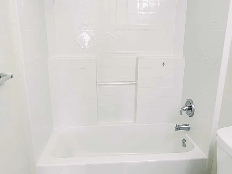 Floor2_Common_Bath_3