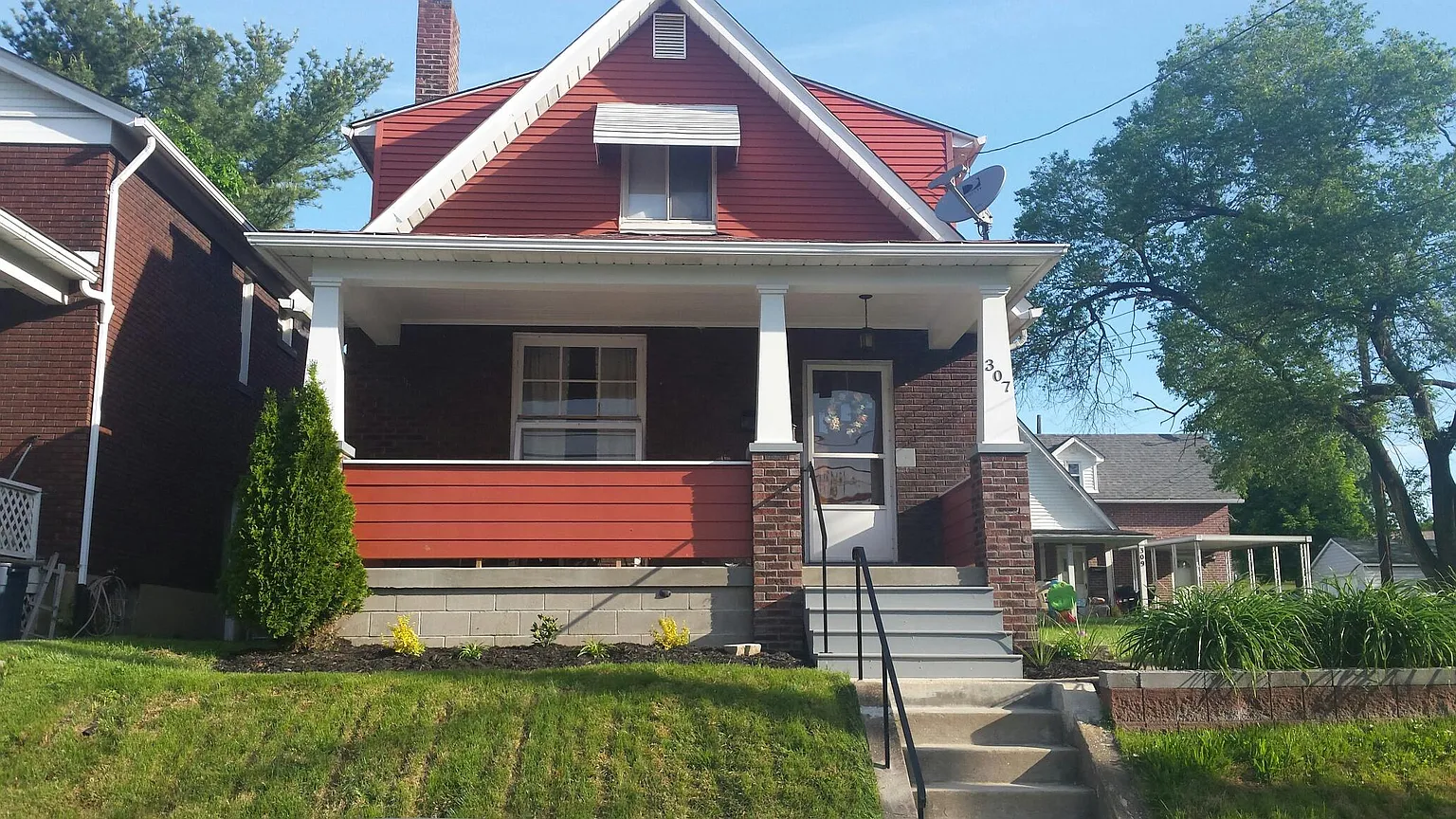 307 Modern Ave photo 1