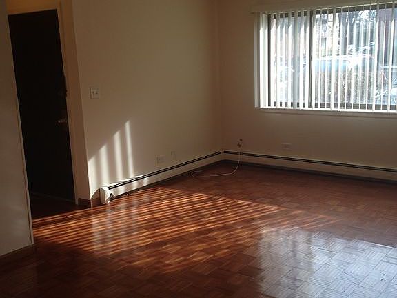 2nd image of 1704 W Victoria Dr #1