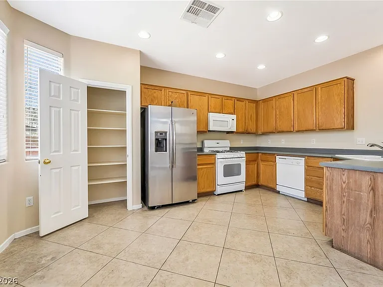 8104 Caspian Moon Dr — Photo 8