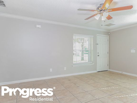 4th image of 12852 Parkbury Dr