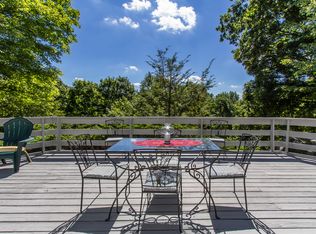 34 Twixt Hills Rd, Ridgefield, CT 06877