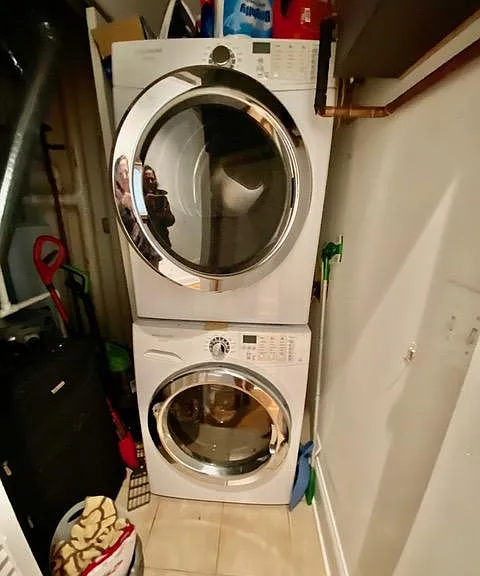 Washer/Dryer in unit