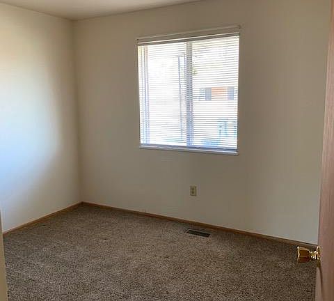 5th image of 415 N Hyatt St APT 4