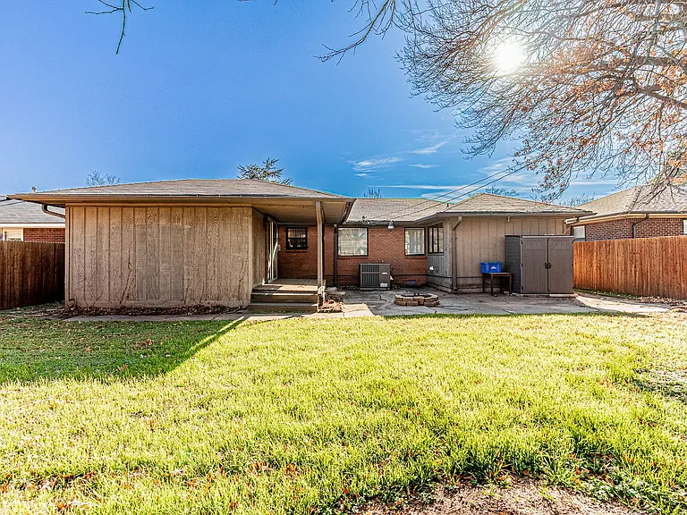 3121 NW 49th St — Photo 31