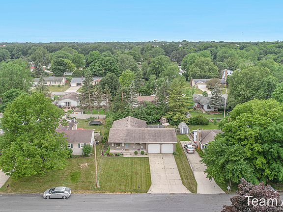5th image of 1833 Rowland Ave SE