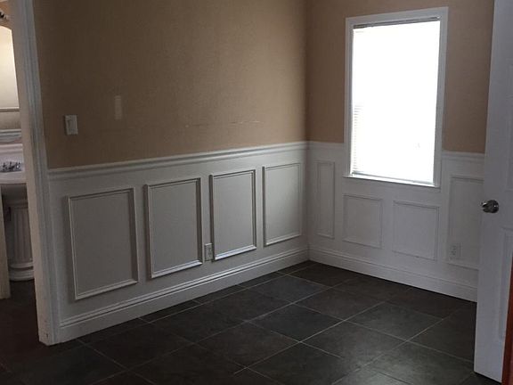 3rd image of 3943 Crawford Ct