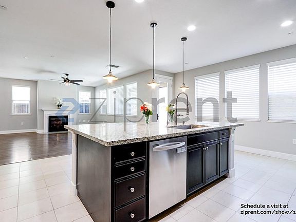 5th image of 1125 Berkshire Dr