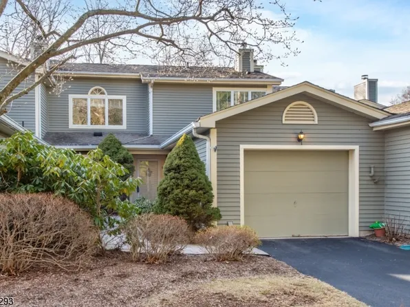 61 Old Fourth Dr, Jefferson Twp., NJ 07438