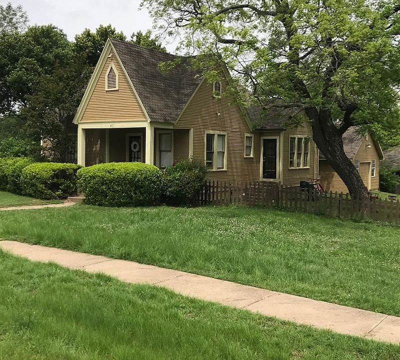 1st image of 417 W Avenue D