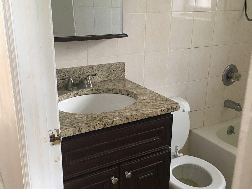 1st image of 14315 Beech Ave #3