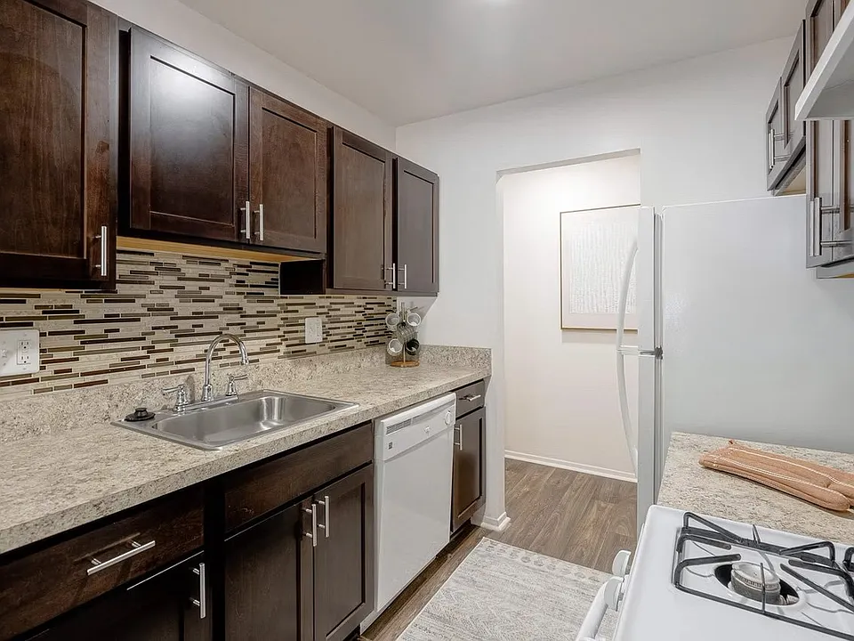 Meadowbrook Village Apartments