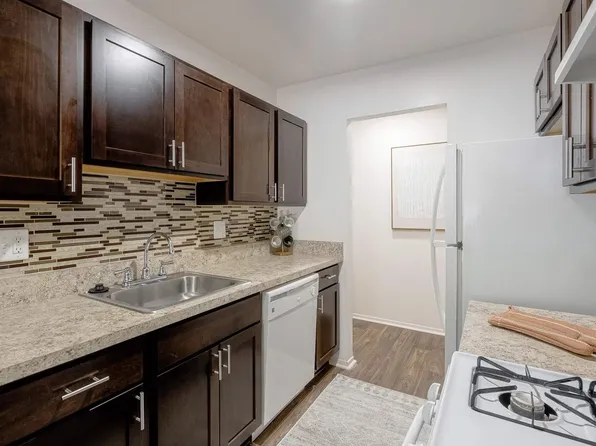 Meadowbrook Village Apartments