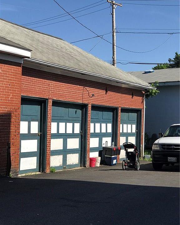 2nd image of 361 Dyer Ave