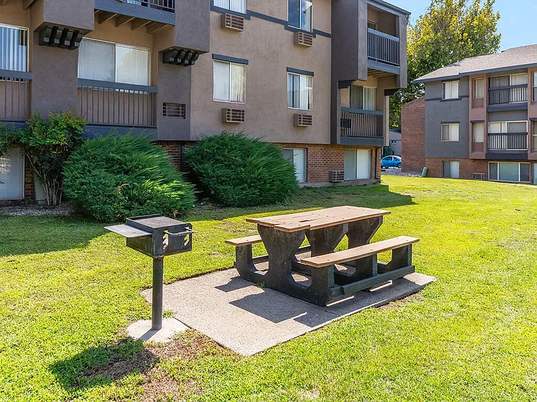 Picnic Areas & Outdoor Grilling Stations