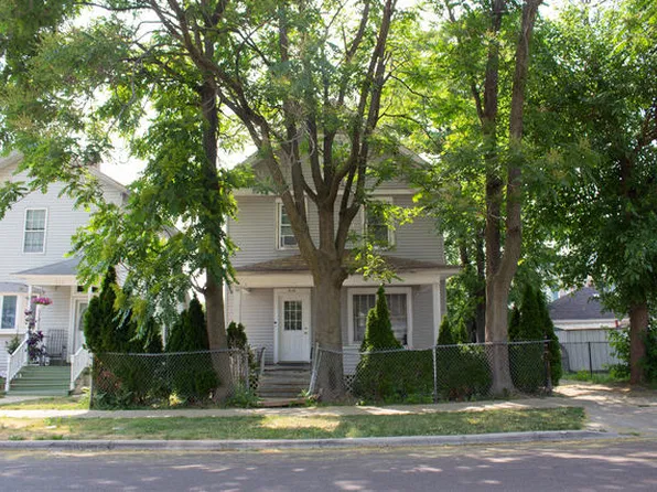 218 Beach St, Aurora, IL 60505