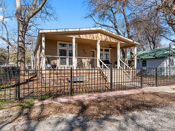 4th image of 930 LAKE DR