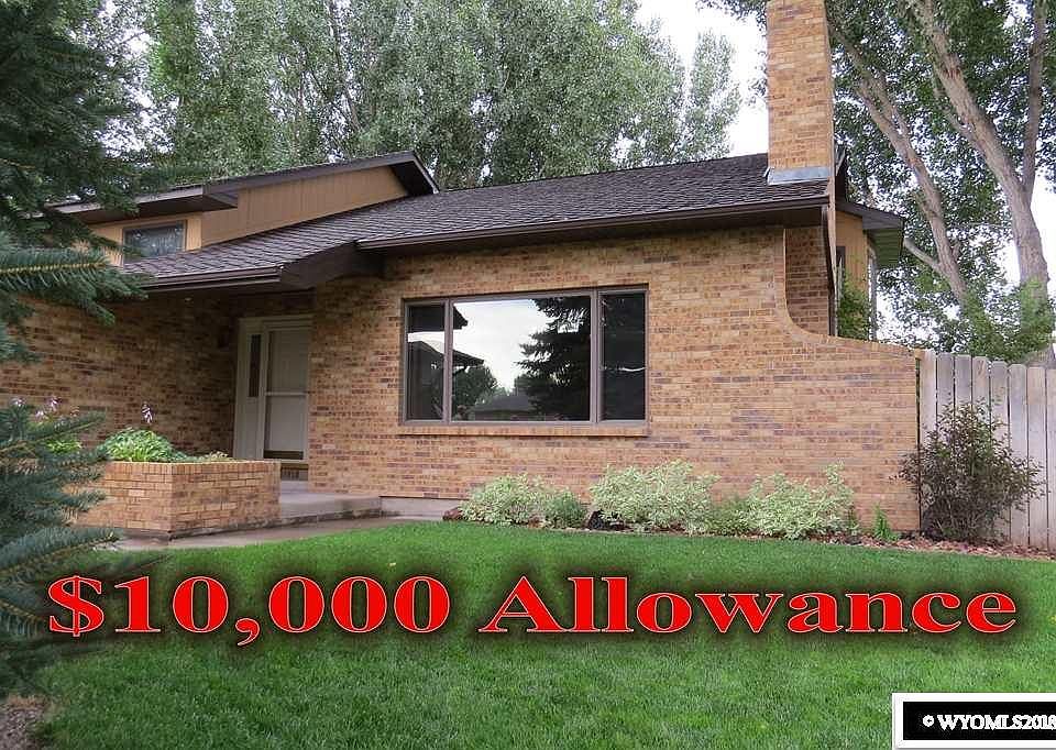 1st image of 319 Country Club Dr