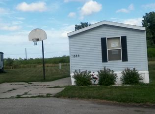 1533 Bunting Ln, Janesville, WI 53546