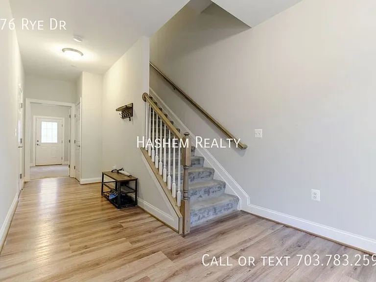 976 Rye Dr — Photo 7