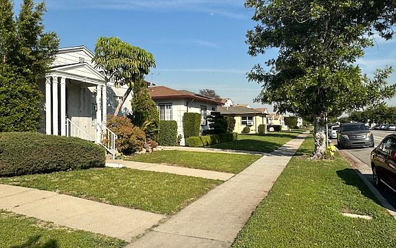 3rd image of 653 W Riggin St