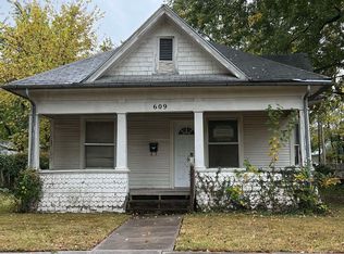 609 E 13th Ave, Winfield, KS 67156
