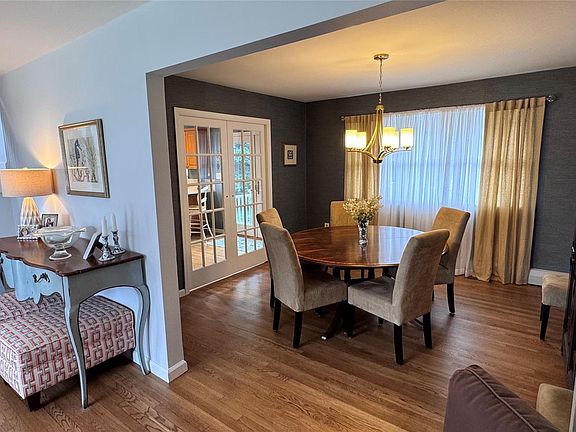 5th image of 51 Bayway Avenue