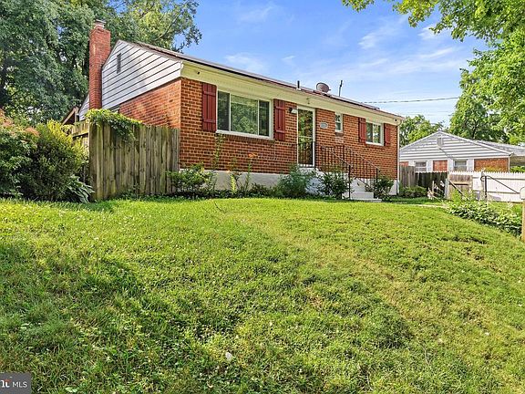 3rd image of 13313 Keating St
