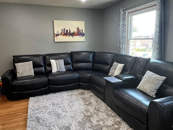 2nd image of 1803 Bromley Ct