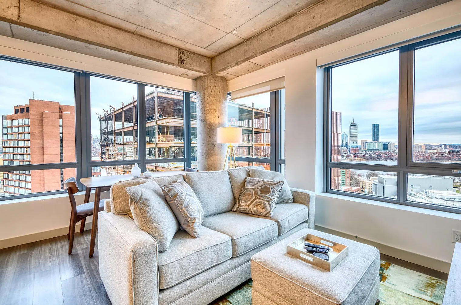 2 bed, 2.0 bath, 957 sqft, $6,714 — Photo 3