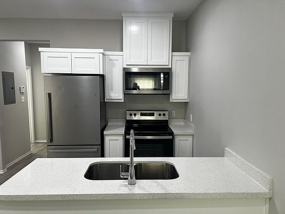 5th image of 5908 Sandpiper Ave #4