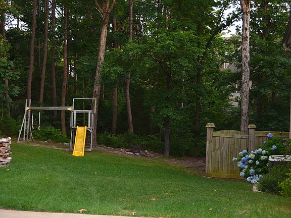 2nd image of 209 Weston Ct