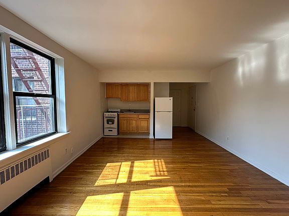 2nd image of 8811 Elmhurst Ave APT D3
