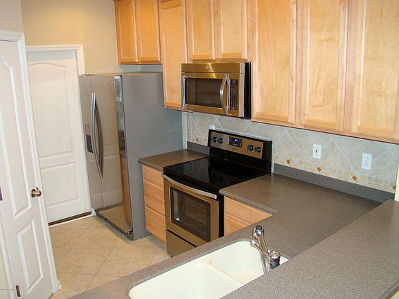 4th image of 6133 Bartram Village Dr