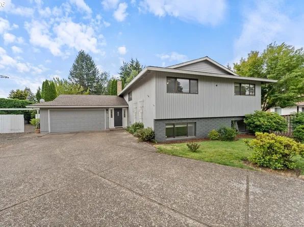 11870 SE Australis Ct, Happy Valley, OR 97086