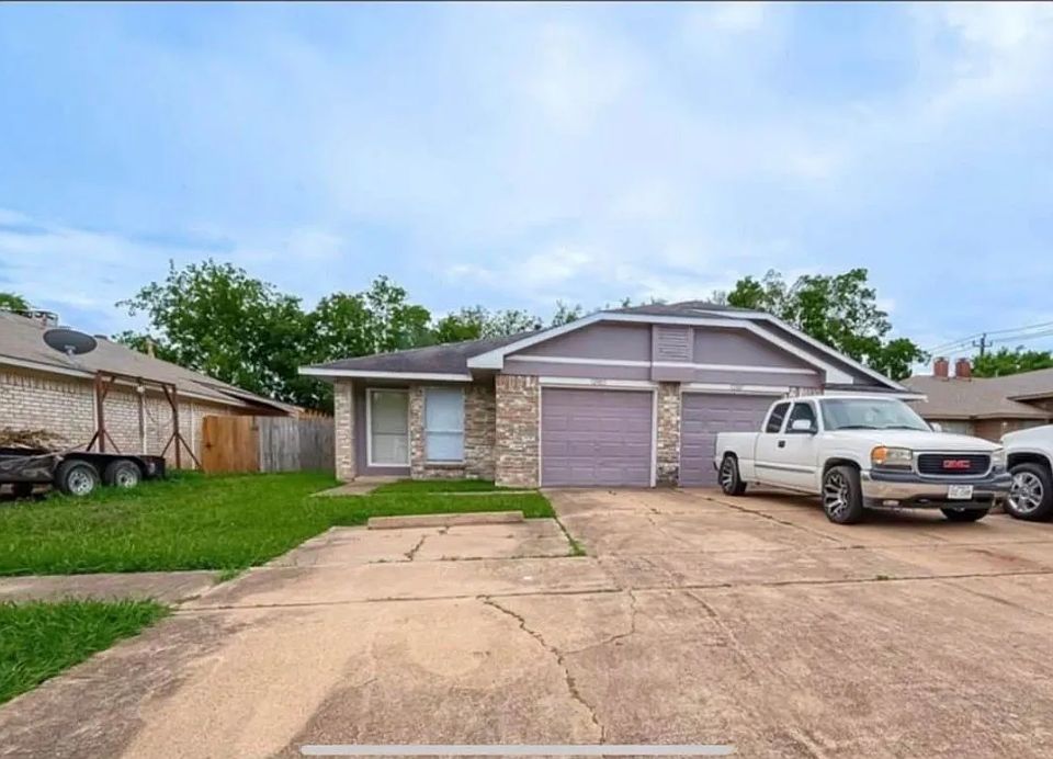 1st image of 12004 Tambourine Dr
