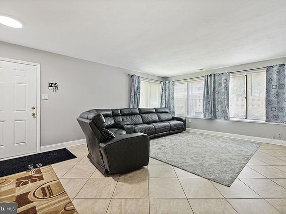2nd image of 18513 Nutmeg Pl