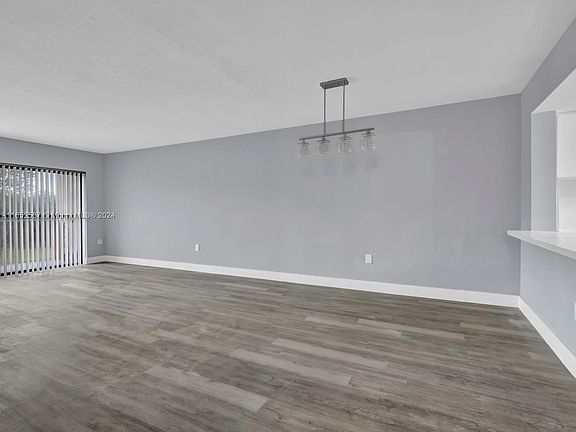 5th image of 10227 NW 9th Street Cir APT 206-3