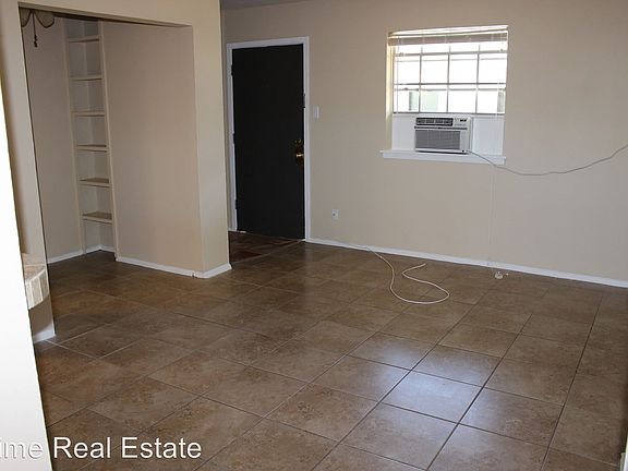 3rd image of 5720 S Alameda St APT 105