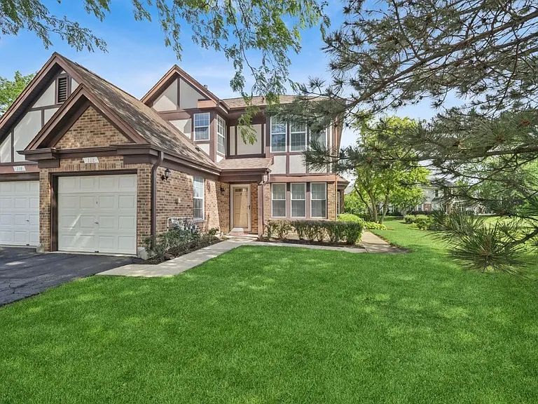 112 White Branch Ct — Photo 1