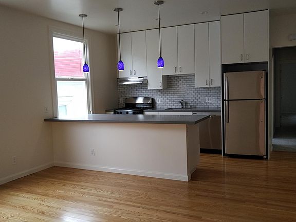 2nd image of 351 Vallejo St