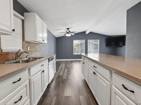 220 Camino Corto Space 100, Vista, CA 92083