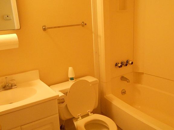 3rd image of 3007 Locksley Ln