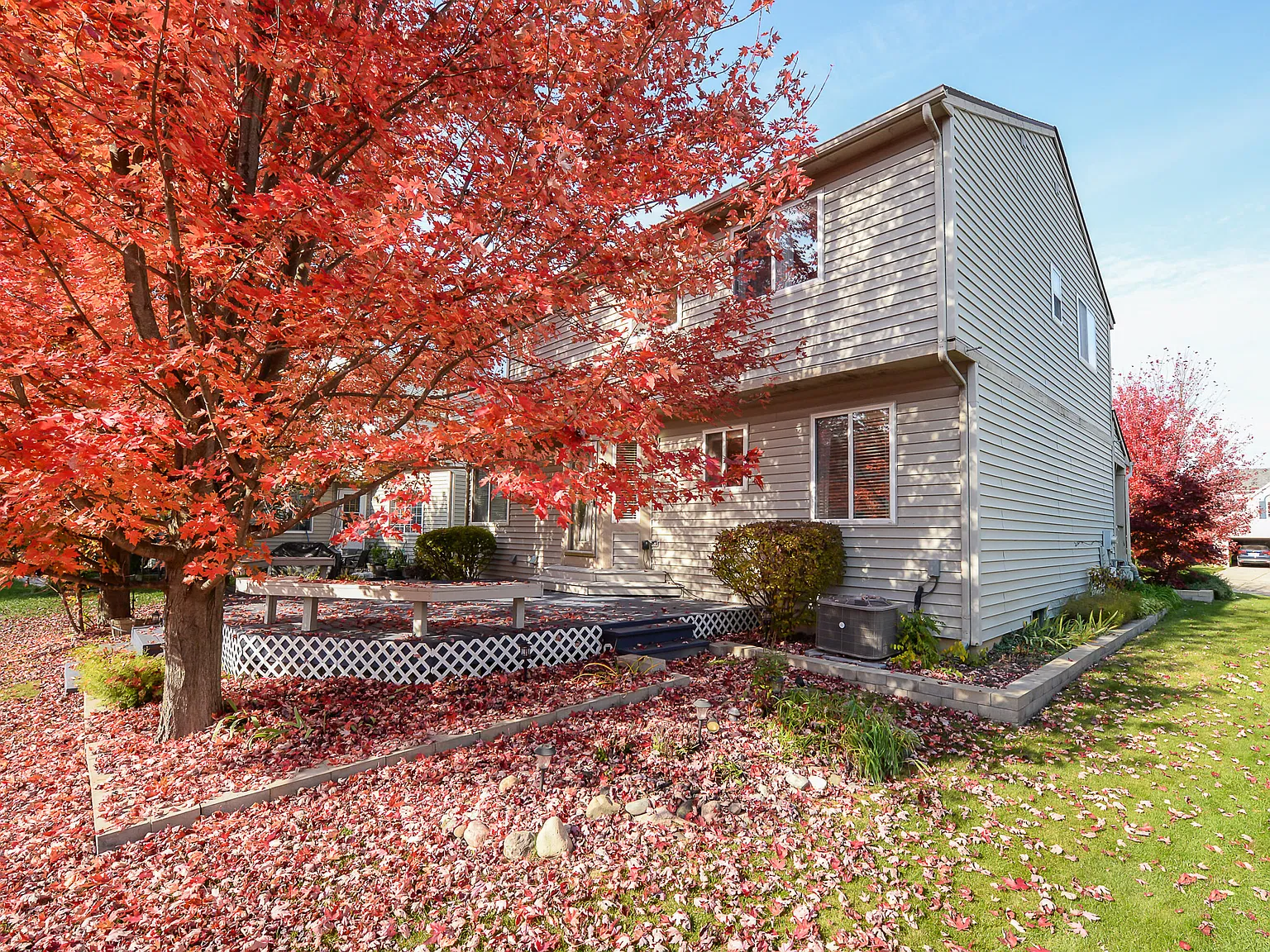4 bed, 2.5 bath, 2553 sqft, $3,400 — Photo 4
