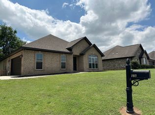 103 Meredith Dr, Muscle Shoals, AL 35661