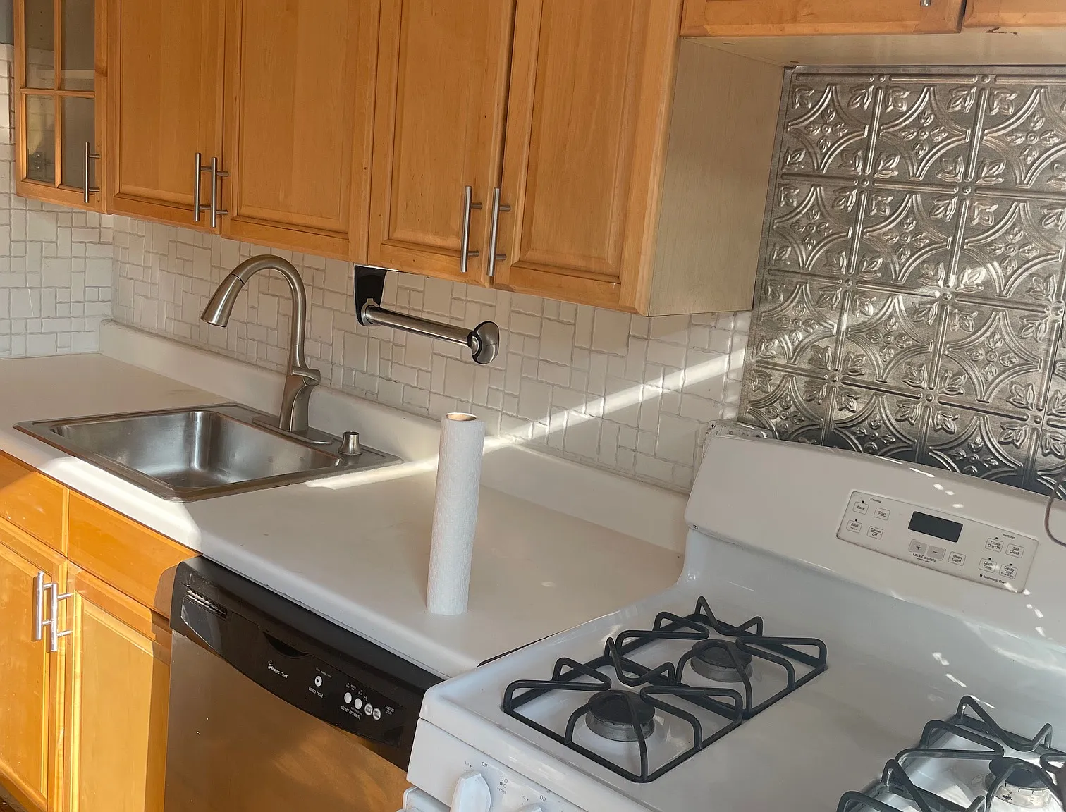 2 bed, 1300 sqft, $2,600 — Photo 3