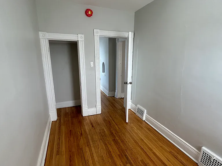 271.5 Selkirk Ave #A — Photo 4