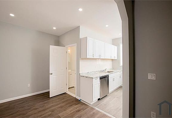 2nd image of 151 Parker St APT 1