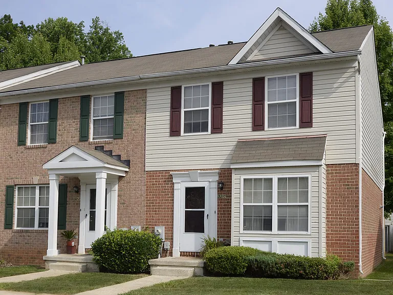 Carlson Woods Townhomes — Photo 22